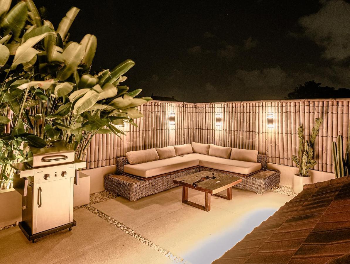 Sunset Palms Beach Villa Jimbaran  Exterior photo
